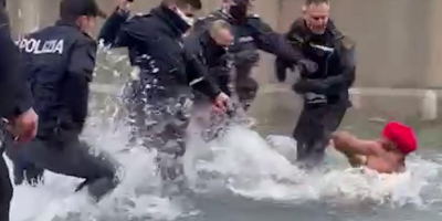 fountain bather in Italy