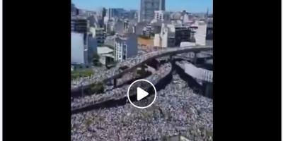 una marcha multitudinaria en Argentina