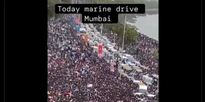 Muslims protesting in Mumbai