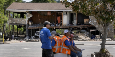 FEMA gives $750 to help hurricane victims