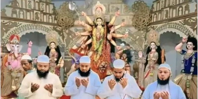 Islamic clerics praying in Hindu temple