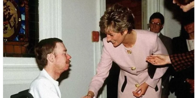 Princess Diana Shaking AIDS Patient